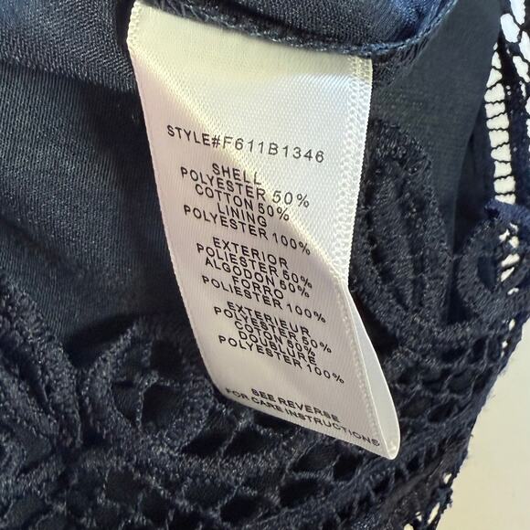 Adelyn Rae Navy Blue Lace Romper Women’s Size L Short Sleeve Floral Romantic - Picture 8 of 16